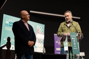 El director del Instituto Canario de Calidad Agroalimentaria, Luis Arráez Guadalupe, y el coordinador general de la Cátedra de Agroturismo y Enoturismo, Gabriel Santos García, durante la clausura.