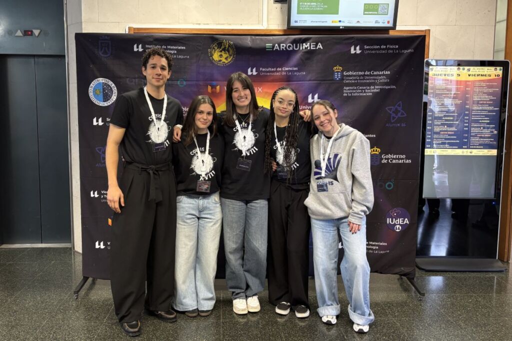 Integrantes del Comité organizador del COEFIS: Diego Herrera, Lucía González, Mónica Marín, Aminata Campos y Adriana García.