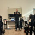 El catedrático Juan E. Jiménez durante una de las intervenciones que ha realizado recientemente en Sudamérica.