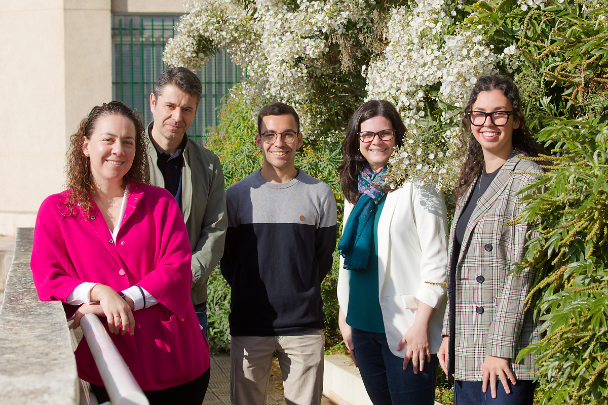 Itahisa Marcelino, Luis Fabián Lorenzo, Mario Martín, María del Mar del Pino y Elena Martín, integrantes del grupo de investigación GeSalud de la UL.L