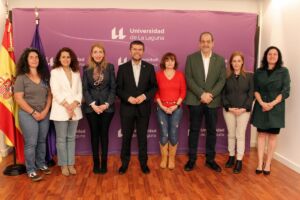 Firma con el Colegio Profesional de la Pedagogía y de la Psicopedagogía de Santa Cruz de Tenerife.