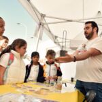 Uno de los estands de la miniferia en su primer día de celebración.