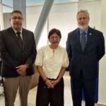 José M. Padrón con la rectora de la Benemérita Universidad Autónoma de Puebla, María Lilia Cedillo, y parte de su equipo.