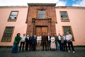 Autoridades en la inauguración.