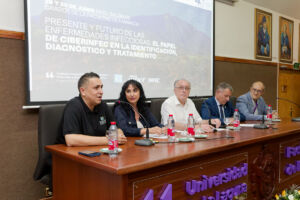 Jacob Lorenzo, Susana Abdalá, Antonio Aparicio, Pedro Ángel González y Jesús Otero durante la inauguración. 
