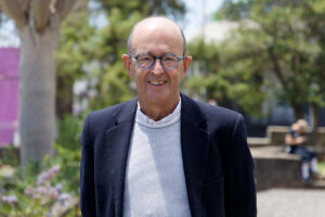 Luis Antonio González.