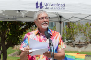 Antonio Delgado durante la lectura de manifiesto. 