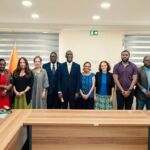 La vicerrectora de la ULL (de azul, en el centro) junto a Yodé Simplice Dion durante la visita realizada por la delegación de las universidades públicas canarias a la Université Félix Houphouët-Boigny en Costa de Marfil.