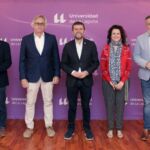 El director de la cátedra, Jesús de las Hera; el presidente de la DO Abona, Jorge Manuel Zerolo; el rector de la ULL, Francisco García; la vicerrectora de Cultrua y Extensión Universitaria, Isabel León; y el coordinador de la cátedra, Gabriel Santos.