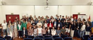 Foto de grupo de todas las personas participantes.