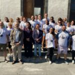 Foto de grupo de las personas participantes en este seminario sobre los efectos de la acidificación oceánica en la sede del OMCC en el Faro de Fuencaliente.