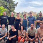 Algunos de los autores, durante la I International Carrion Ecology Conference, celebrada en el Carmen de la Victoria (Granada) en 2024 y financiada por la UGR, la Asociación Española de Ecología Terrestre y fototrampeo.es.