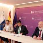 Firma del convenio entre al ULL, el Comisionado REF de Canarias y CEOE Tenerife el pasado 11 de mayo, fruto del cual surgen estos premios.