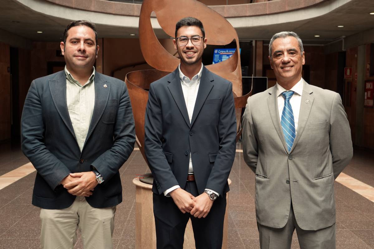 Juan Carlos Santamarta Cerezal, director de la tesis; Santiago M. Barroso Castillo, doctorando, e Ignacio de Martín Pinilllos Castellanos, codirector de la tesis.
