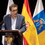 Antonio Martinón durante su conferencia inaugural de la Universidad de Adeje de 2026.