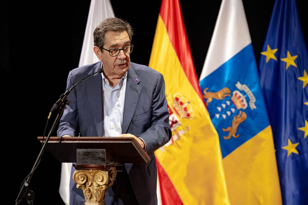 Antonio Martinón durante su conferencia inaugural de la Universidad de Adeje de 2026.