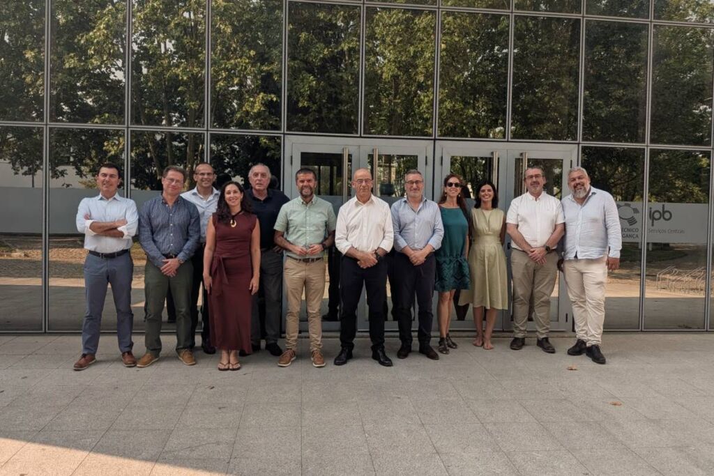 Imagen de grupo de la delegación de la ULL y sus anfitriones del IPB antes de comenzar el primer día de visitas en Braganza.