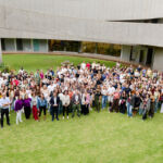 La bienvenida al alumnado de programas de movilidad nacionales e internacionales se ha celebrado nuevamente en la Facultad de Bellas Artes, en un acto con formato de feria informativa y lúdica.