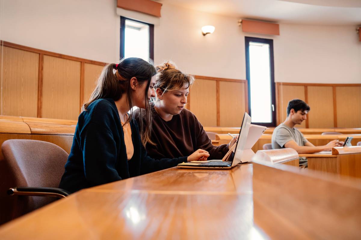 Foto de archivo de estudiantes en el Campus de Guajara.