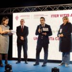 Jesús de la Heras, director de la Cátedra de Agrotursimo y Enoturismo de Canarias, recibiendo el galardón entregado en la gala de los Iter Vitis Awards 2026.