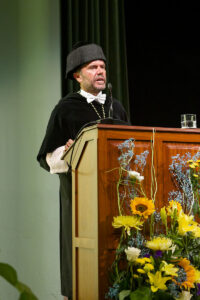 El rector, Francisco García.