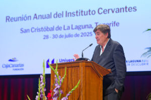Luis García Montero.