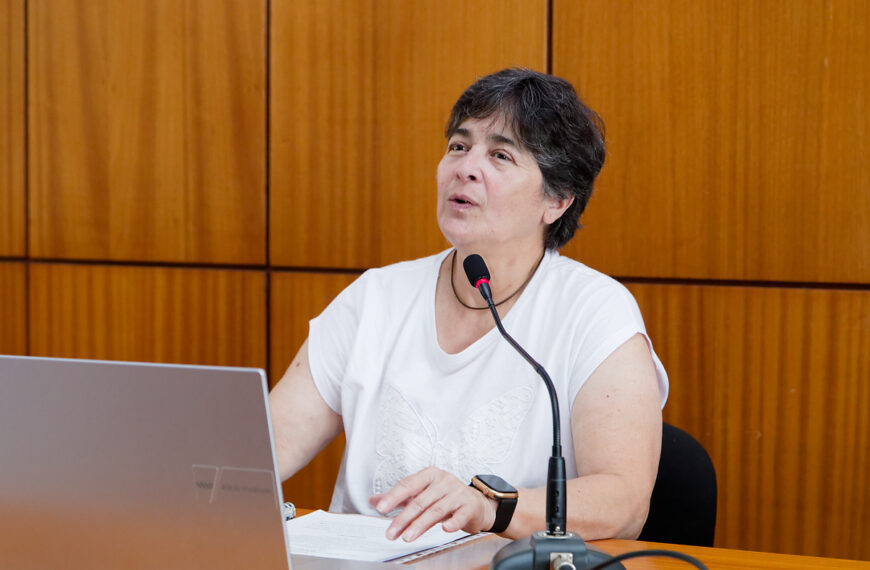 Dora Dávila Mendoza, de la Universidad Católica Andrés Bello (Venezuela), fue la primera ponente de este seminario de Campus América 2026 que analiza las migraciones de ida y vuelta Canarias-América.