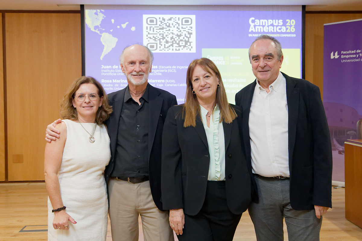 De izquierda a derecha, Rosa Marina González, Juan de Dios Ortúzar, Concepción Román y Juan Carlos Martín, ponentes e invitados en este seminario de Campus América sobre movilidad.