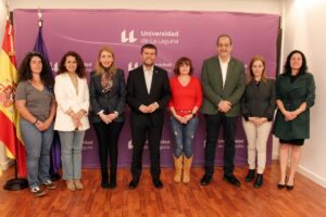Firma con el Colegio Profesional de la Pedagogía y de la Psicopedagogía de Santa Cruz de Tenerife.