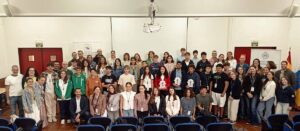 Foto de grupo de todas las personas participantes.