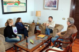 A la reunión también asistieron Inés Ruiz y Carlos Rodríguez.