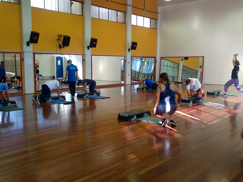 Entrenamiento funcional. Balón medicinal y ketbell-min